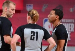 shams最新爆料裁判,最新裁判争议瞬间，揭秘赛场幕后真相！”